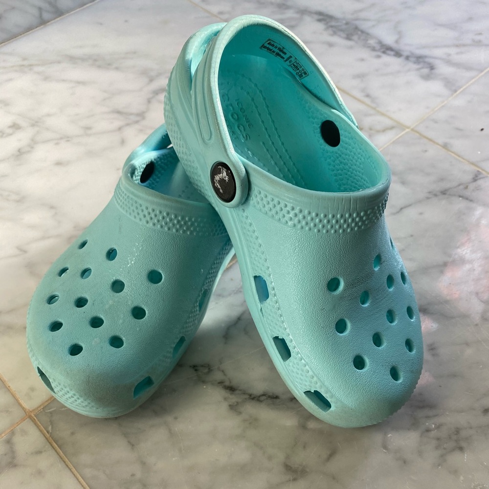 Girls Crocs GUC